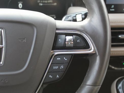 Certified 2022 Lincoln Nautilus Reserve image 16