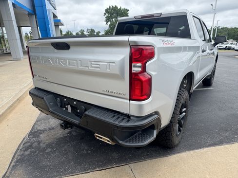 Used 2019 Chevrolet Silverado 1500 Custom Trail Boss w/ Custom Convenience Package AWD/4WD image 4