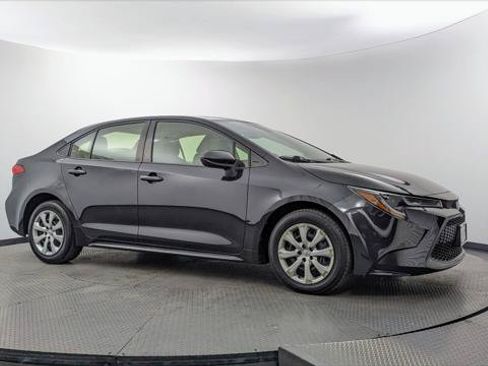 Used 2022 Toyota Corolla LE FWD image 11