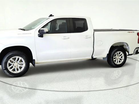 Used 2023 Chevrolet Silverado 1500 LT AWD/4WD image 3