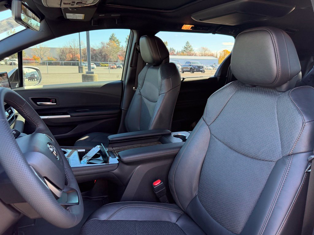 Used 2025 Toyota Sienna Platinum AWD/4WD image 16
