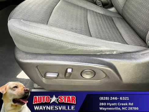 Used 2022 Chevrolet Silverado 1500 Custom AWD/4WD image 26