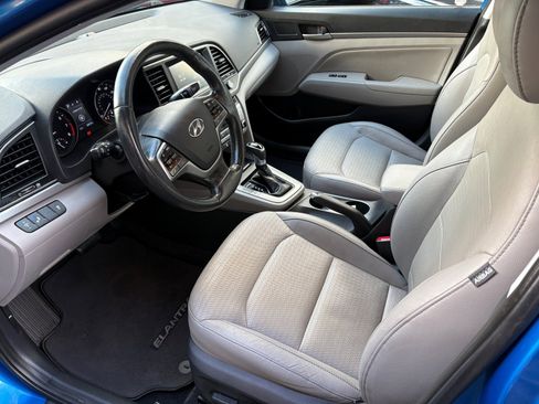 Used 2017 Hyundai Elantra Limited image 10
