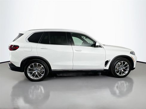 Used 2025 BMW X5 xDrive50e w/ Premium Package image 7