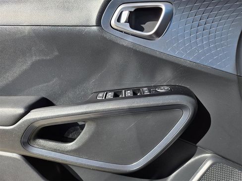 Certified 2025 Kia Soul EX image 24
