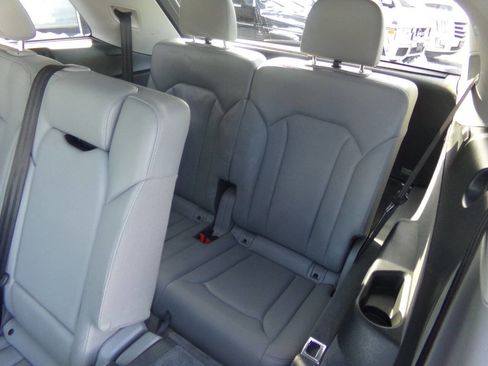 Used 2018 Audi Q7 3.0T Premium Plus image 16