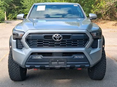Used 2024 Toyota Tacoma TRD Off-Road AWD/4WD image 9