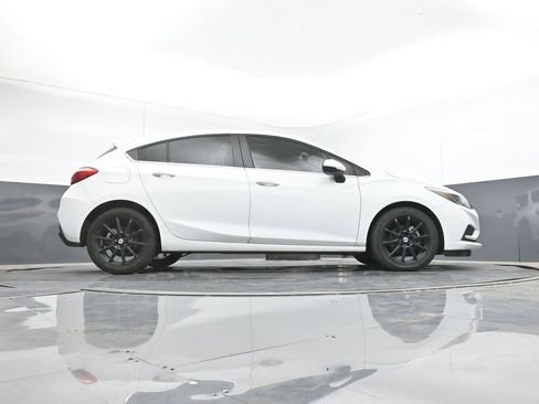 Used 2018 Chevrolet Cruze LT w/ Sun And Sound Package image 40