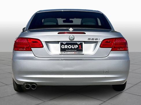 Used 2012 BMW 328i Convertible image 4