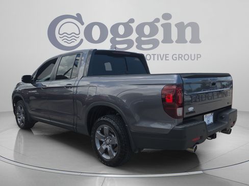 Certified 2024 Honda Ridgeline TrailSport image 3