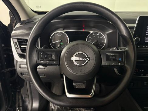 Used 2024 Nissan Rogue SV FWD image 19