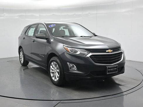 Used 2019 Chevrolet Equinox LS image 24