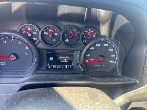 Used 2021 Chevrolet Silverado 1500 Custom Trail Boss AWD/4WD image 4