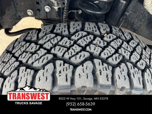 Used 2024 Ford F350 XLT w/ FX4 Off-Road Package image 12