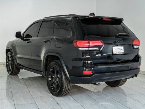 Used 2020 Jeep Grand Cherokee Laredo image 8