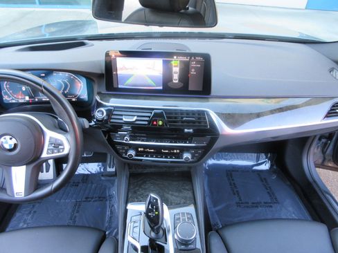 Used 2023 BMW 540i w/ M Sport Package image 46