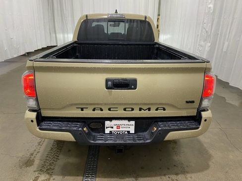 Certified 2020 Toyota Tacoma TRD Off-Road image 5