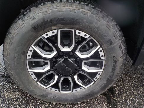New 2026 GMC Sierra 2500 Denali Ultimate AWD/4WD image 15