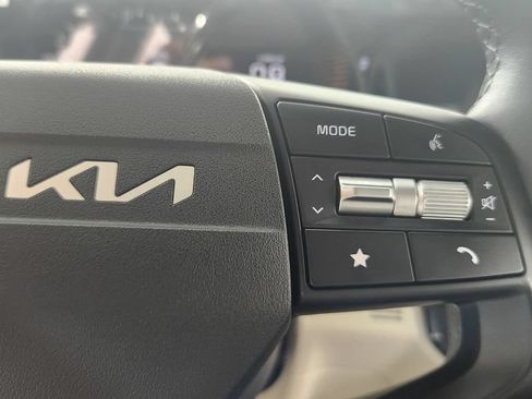 Used 2026 Kia Sportage EX FWD image 24