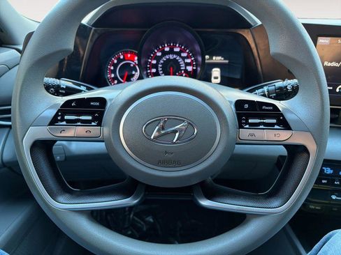 Used 2021 Hyundai Elantra SEL image 10