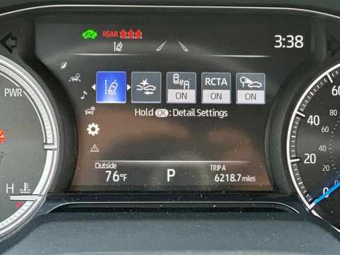 Used 2024 Toyota Venza LE image 29