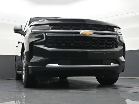Used 2023 Chevrolet Suburban LS RWD image 30