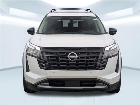 New 2026 Nissan Pathfinder Platinum w/ Accent Package AWD/4WD image 10