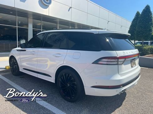 Used 2024 Lincoln Aviator Reserve w/ Equipment Group 201A AWD/4WD image 2