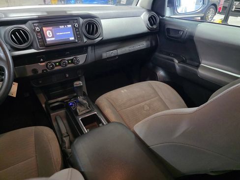 Used 2019 Toyota Tacoma SR w/ SX Package RWD image 10