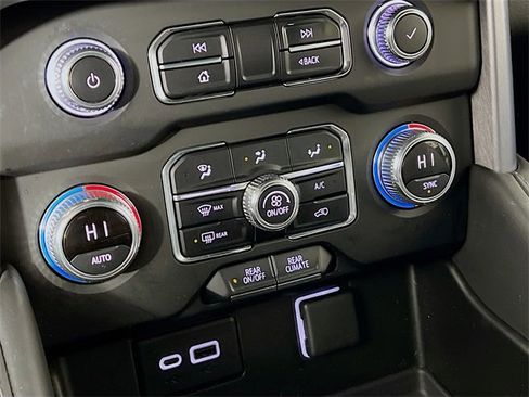 Used 2022 GMC Yukon SLE w/ Gmc Pro Safety Plus Package image 19