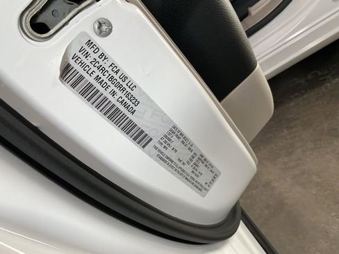 Used 2024 Chrysler Pacifica Touring-L image 24