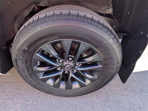 Used 2021 Lexus GX 460 Premium w/ Premium Package image 9