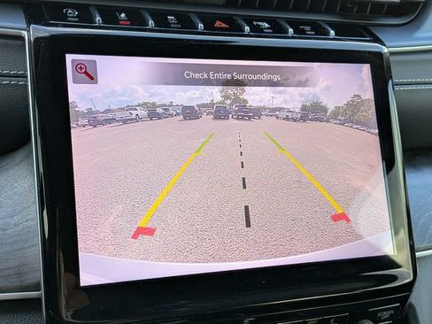 Used 2023 Jeep Grand Cherokee Limited w/ Trailer Tow Prep Group (B) RWD image 22