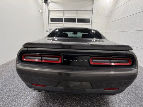 Used 2016 Dodge Challenger SXT RWD image 5
