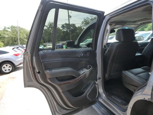 Used 2018 Chevrolet Tahoe LT w/ Luxury Package RWD image 30
