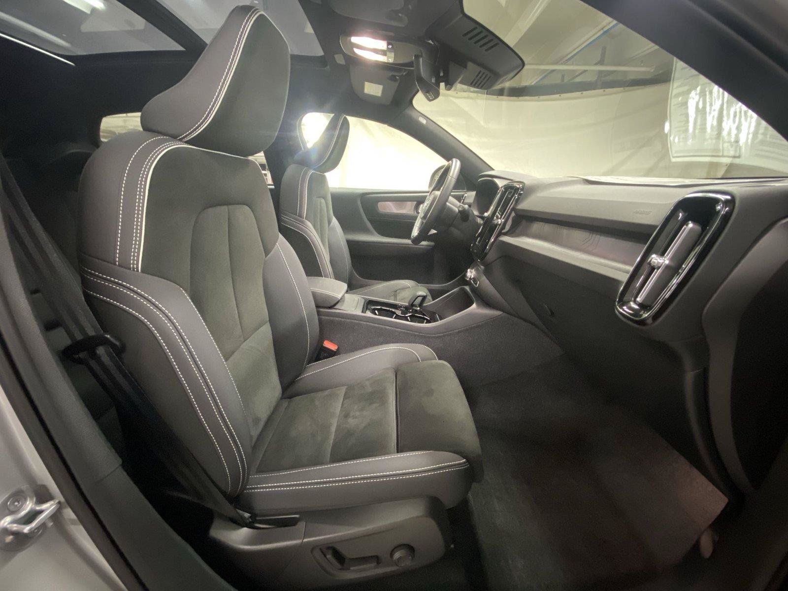 Used 2023 Volvo XC40 Recharge Ultimate w/ Protection Package Premier AWD/4WD image 30