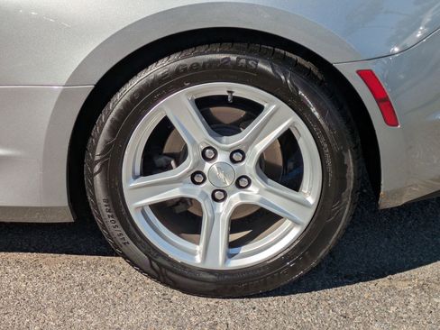 Certified 2023 Chevrolet Camaro LT image 9