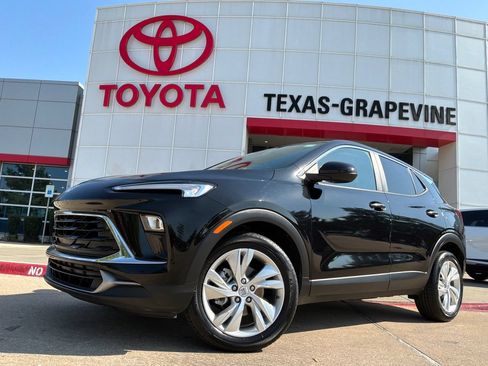 Used 2025 Buick Encore GX Preferred FWD image 2
