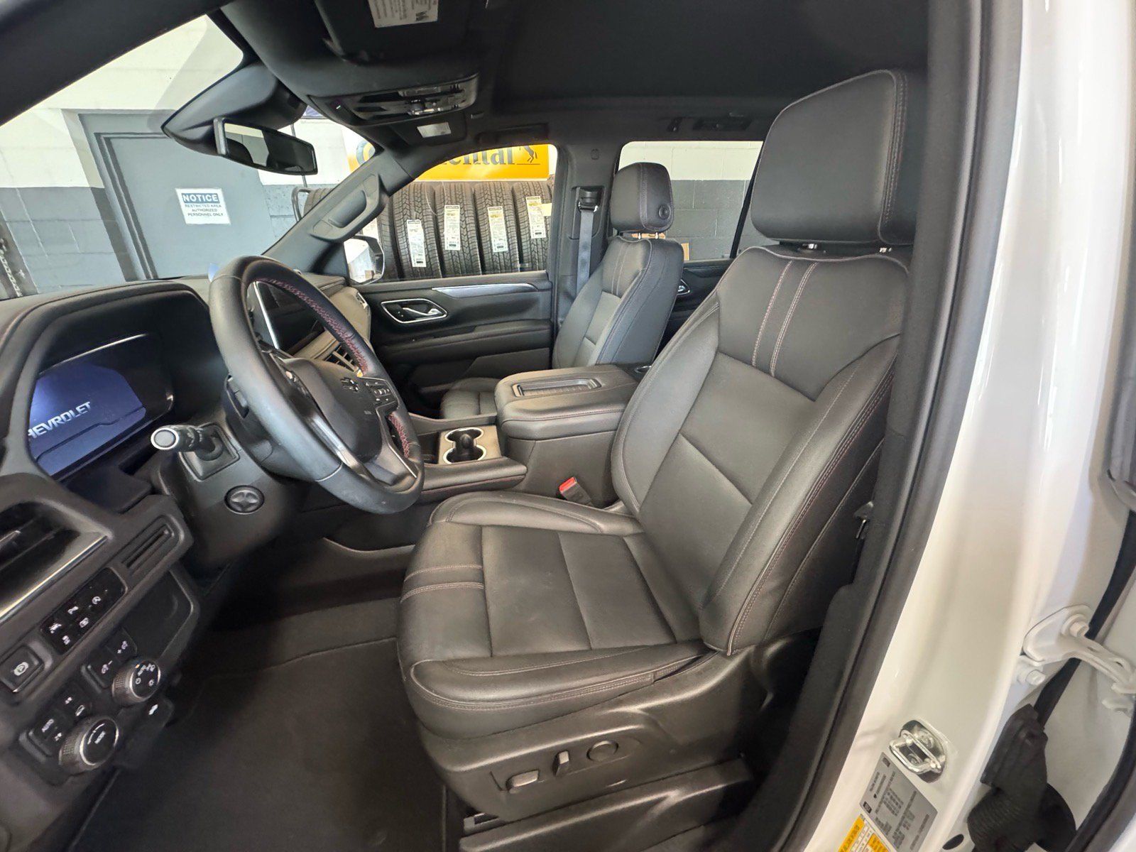 Used 2024 Chevrolet Tahoe RST w/ Luxury Package AWD/4WD image 20