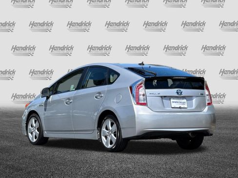 Used 2015 Toyota Prius Five FWD image 7