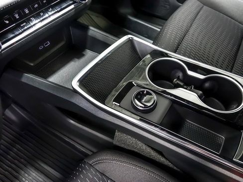 New 2026 Chevrolet Equinox LT w/ LPO, Floor Liner Package image 19