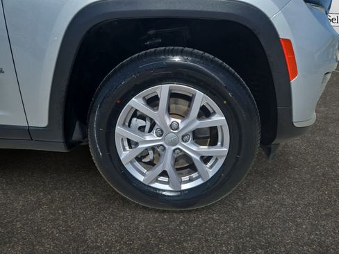 Used 2022 Jeep Grand Cherokee L Limited image 14