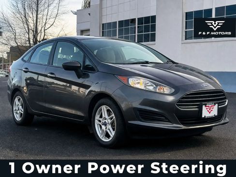 Used 2017 Ford Fiesta SE image 1