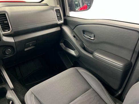 Used 2022 Nissan Frontier SV image 10