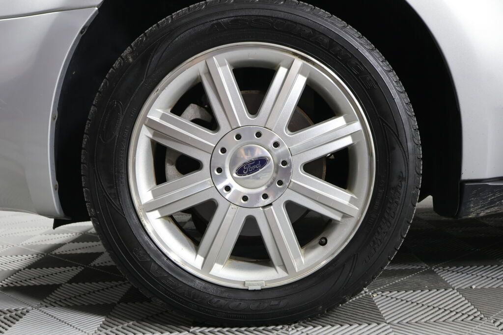 Used 2005 Ford Five Hundred Limited AWD/4WD image 9