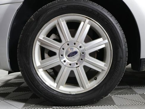 Used 2005 Ford Five Hundred Limited image 9