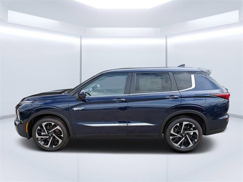 New 2025 Mitsubishi Outlander SE image 6