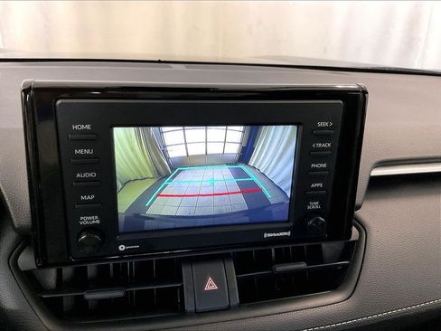 Used 2021 Toyota RAV4 LE AWD/4WD image 19