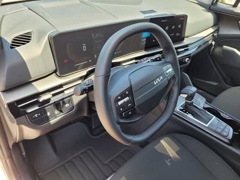 New 2026 Kia Sportage LX FWD image 9