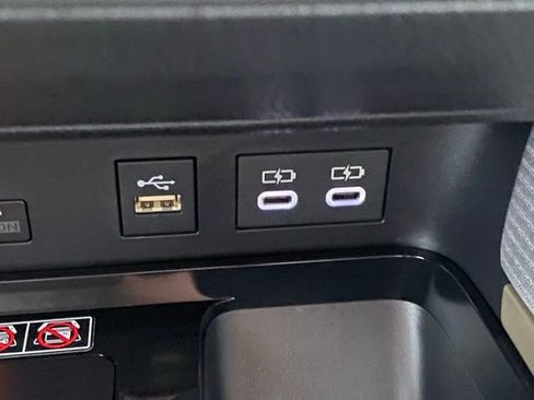 Certified 2025 Toyota Camry SE image 25